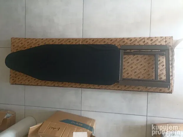 Ugradna daska za peglanje Starax-okov za namestaj