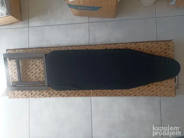 Ugradna daska za peglanje Starax-okov za namestaj