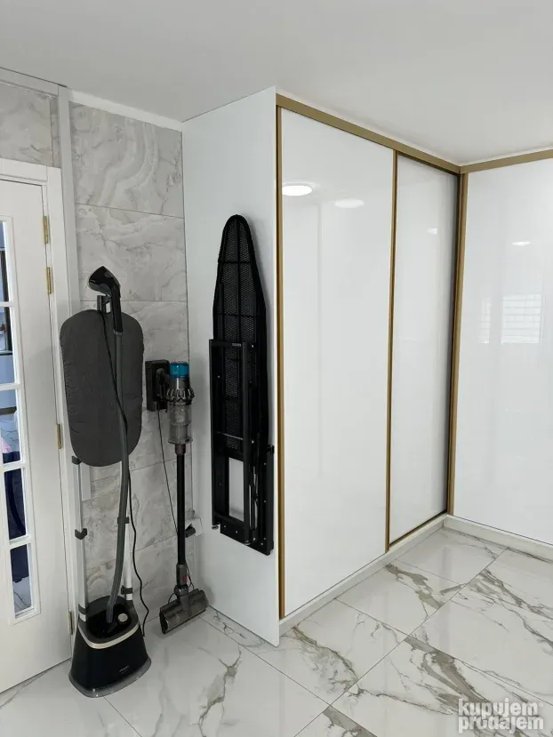 Ugradna daska za peglanje Starax-okov za namestaj