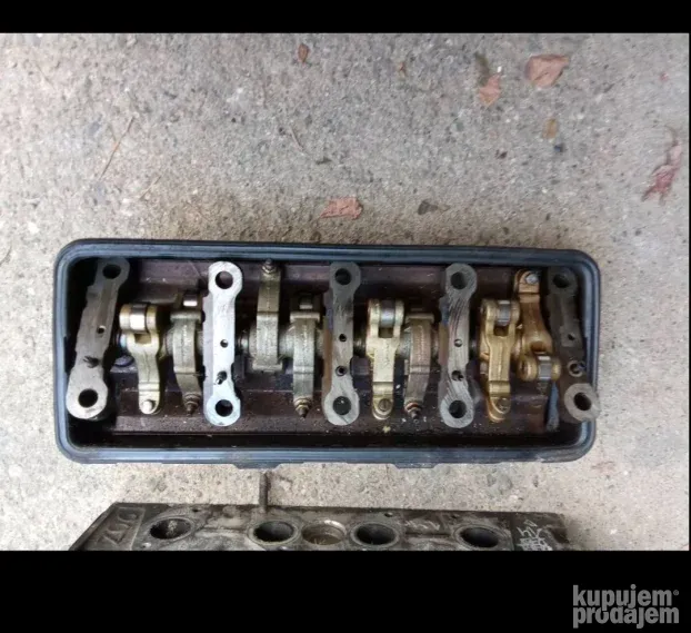 Glava motora Peugeot Citroen C3 1.4b,8 v