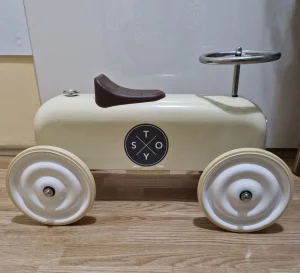 Guralica za decu, retro automobil