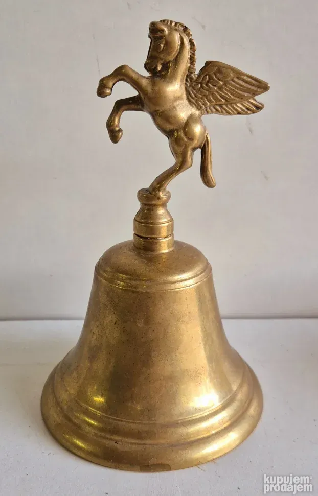 Prelepo staro mesingano zvono sa Pegazom