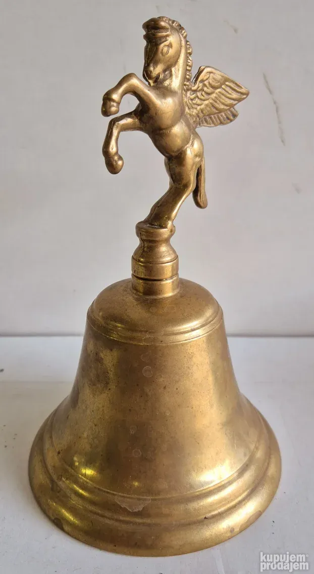 Prelepo staro mesingano zvono sa Pegazom