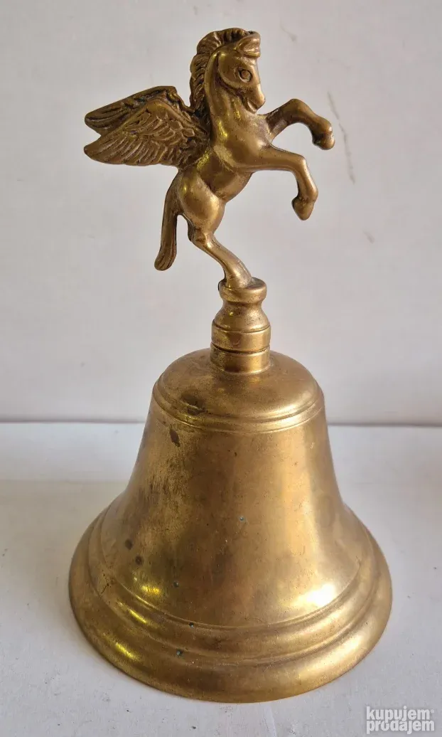 Prelepo staro mesingano zvono sa Pegazom