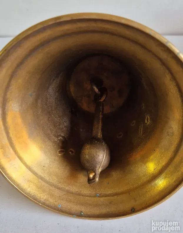 Prelepo staro mesingano zvono sa Pegazom