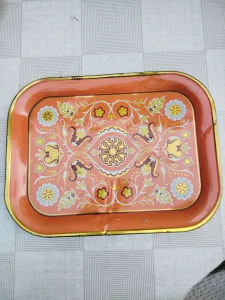 Retro limeni kolekcionarski poslužaonik 39.5x30cm