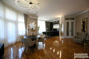 Prodajem ili izdajem Penthouse u Somboru