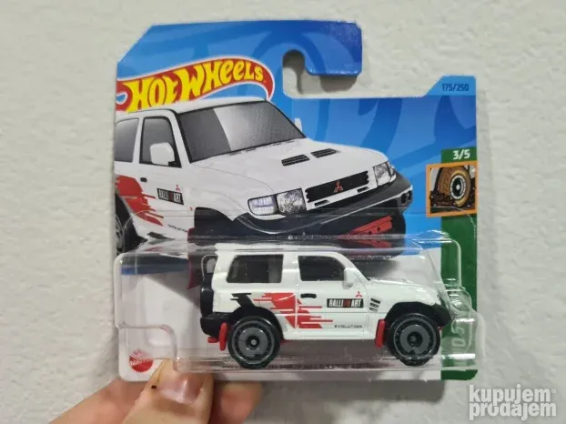 HW Hot Wheels Mitsubishi Pajero Evolution Mud Studs 3/5