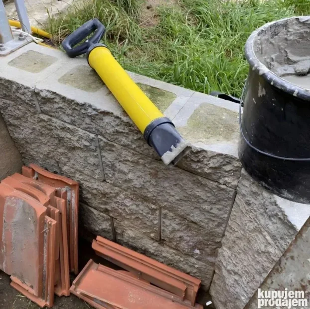 Profesionalni pistolj za fugovanje