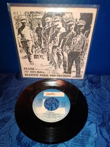 Azra - Flash /  Klinček Stoji Pod Oblokom