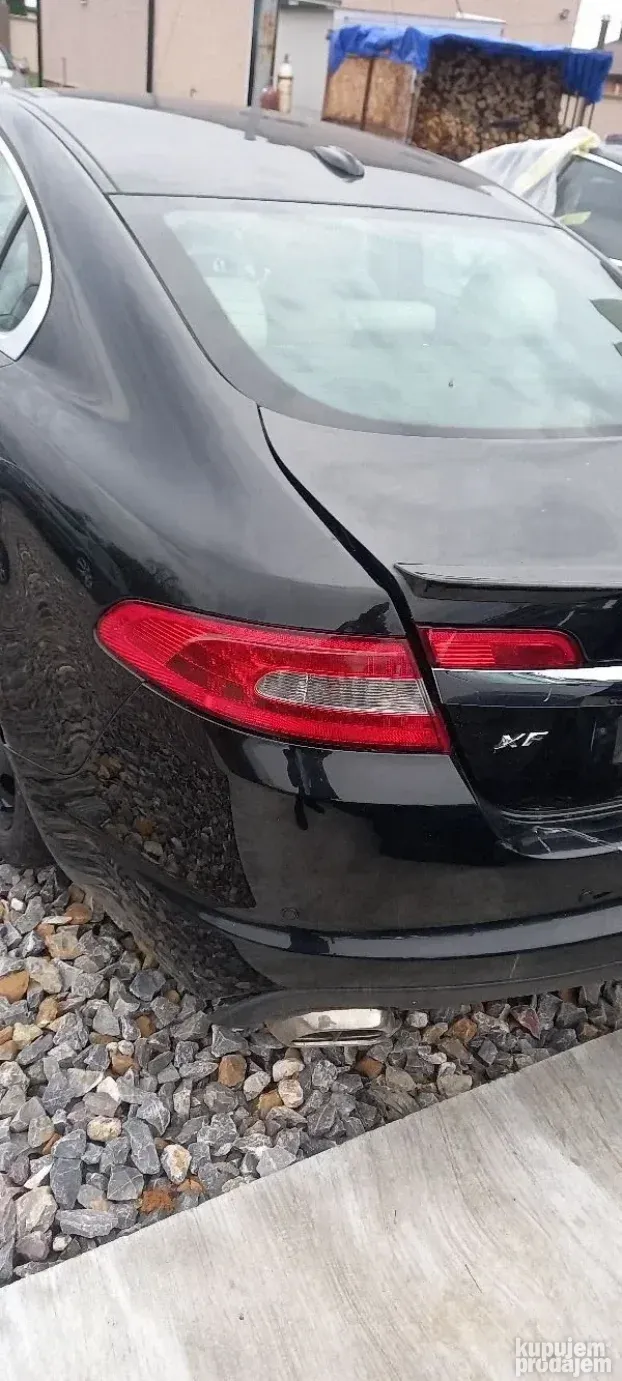 2010 Jaguar XF 