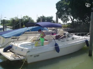 Prodaje se jahta Gobbi 890 sport sa 2 lezaja duzine 9,8 m