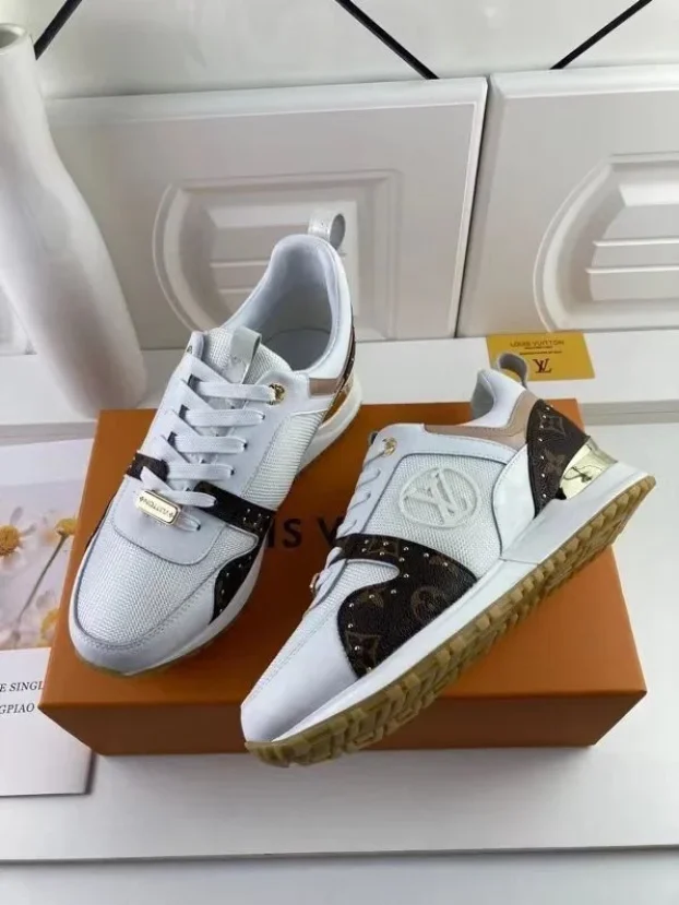 Louis Vuitton run away