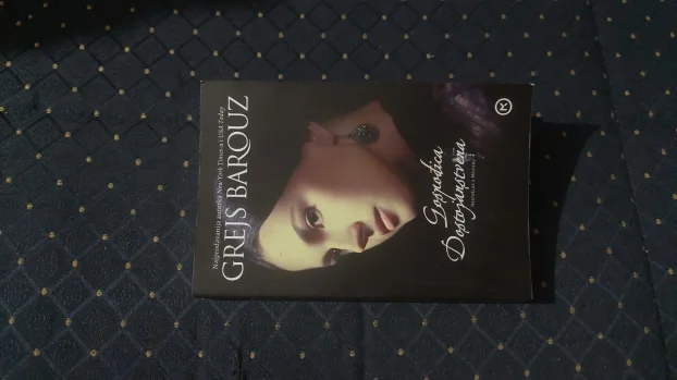 Gospođica dostojanstvena/Grejs Barouz