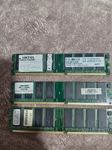 DDR1 memorije ispravne (1X512MB, 2X256)