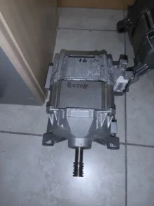 Motor za ves masinu Bosch