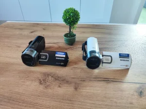 Samsung HMX-QF30 HD Camcorder