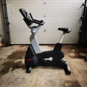 Life Fitnes Integrity upright bike