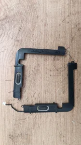 ASUS ZenBook UX305UA zvučnici