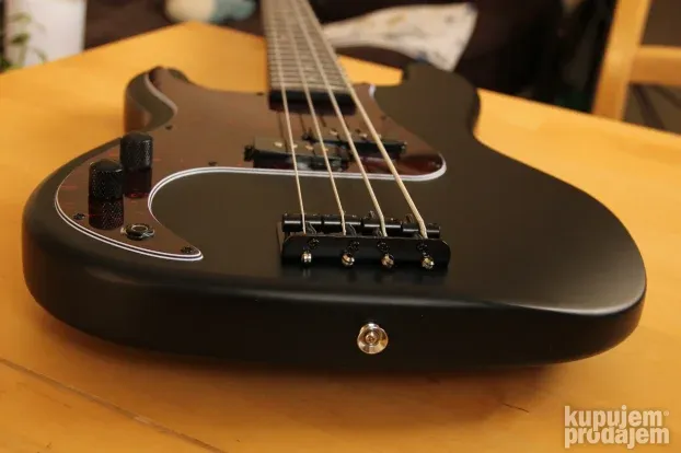 Harley Benton Precision lefthand