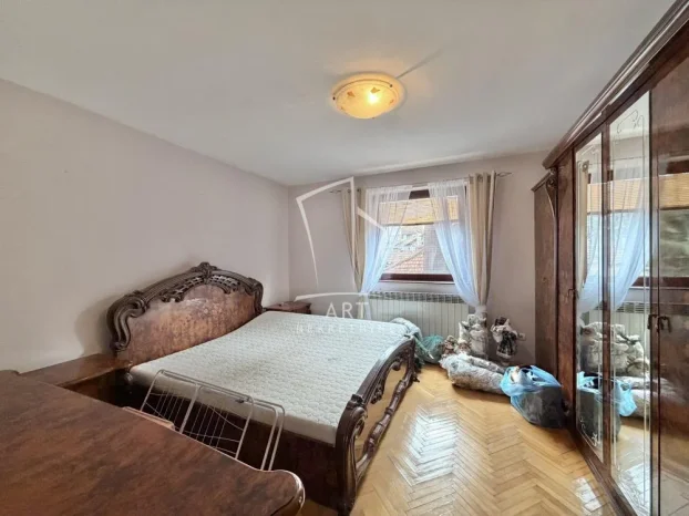 Učiteljska, Učiteljsko naselje, 5+ petosobna, 140 m²