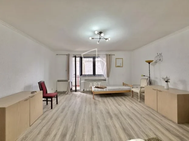 Učiteljska, Učiteljsko naselje, 5+ petosobna, 140 m²