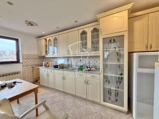 Učiteljska, Učiteljsko naselje, 5+ petosobna, 140 m²
