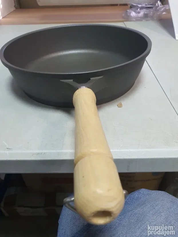 Tiganj Liveni Aluminijum 28cm drvena drska - Berndes Bonanza