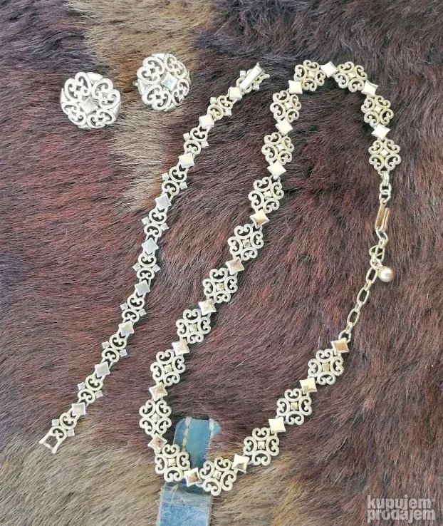 Vintage Avon nakit Goldtone Textured Scroll Work