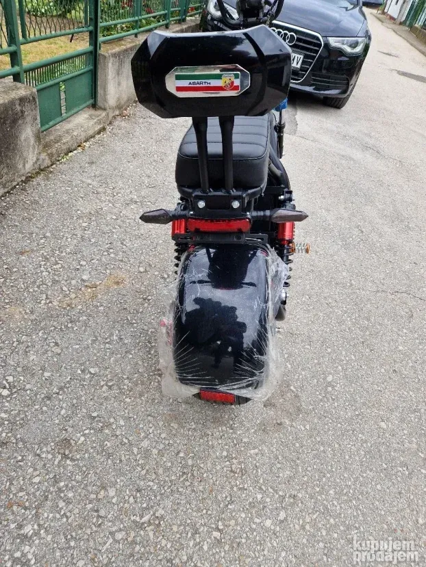 Skuter na baterije