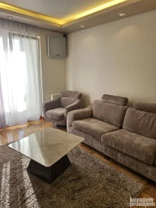 Lasla Gala, Grbavica, 2.5 dvoiposoban, 70 m²