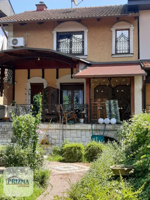 Paraćin, Gloždak, 5+ petosobna, 330 m²