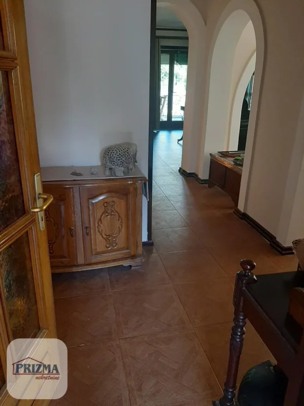 Paraćin, Gloždak, 5+ petosobna, 330 m²