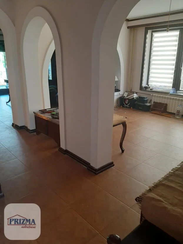 Paraćin, Gloždak, 5+ petosobna, 330 m²