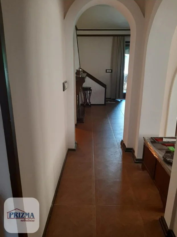 Paraćin, Gloždak, 5+ petosobna, 330 m²
