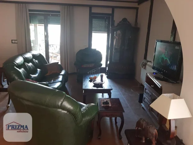 Paraćin, Gloždak, 5+ petosobna, 330 m²