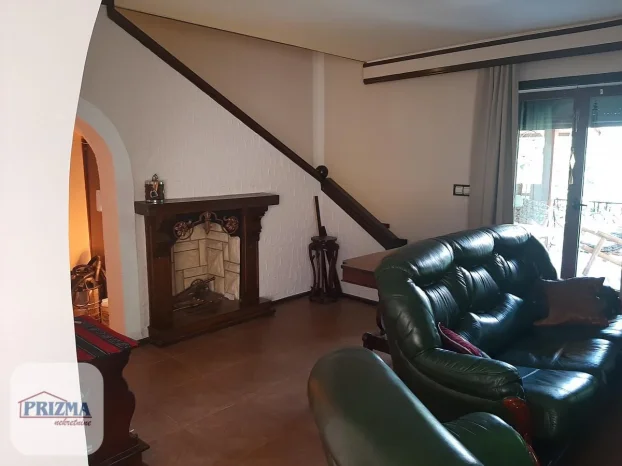 Paraćin, Gloždak, 5+ petosobna, 330 m²
