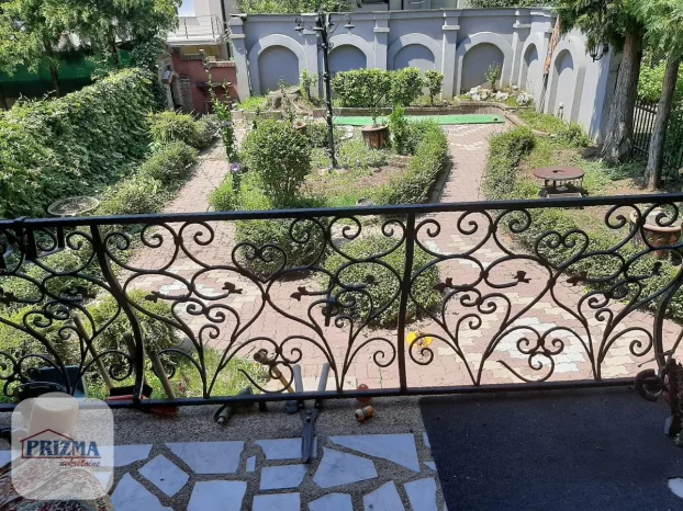 Paraćin, Gloždak, 5+ petosobna, 330 m²