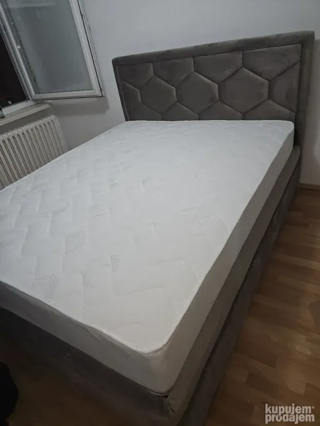 Francuski lezajevi batajnica  od 300e do 450e