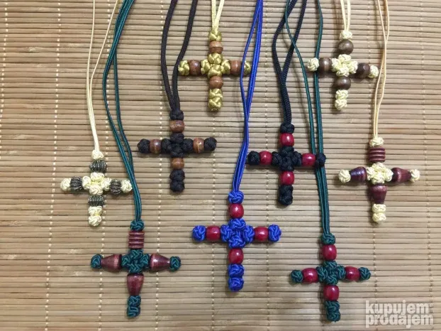 Tanka grčka brojanica sa krstom i staklenim perlama