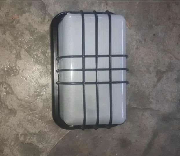 Brodska vodootporna lampa 1 x e27   standardno grlo metal i