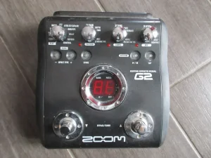 9-2  ZOOM G2 Guitar Multi-Effects Pedal