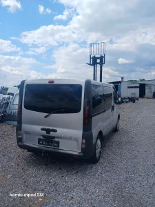 Opel vivaro putnicki delovi
