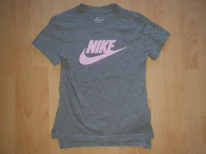 Nike Tee majica za devojcice