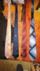 4 kravate za 1500 dinara