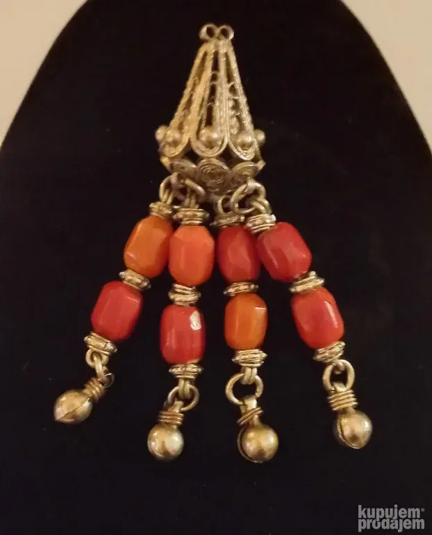 Stara Rusija, Privezak u Filigranu sa Kuvanim Ćilibarom, Ant