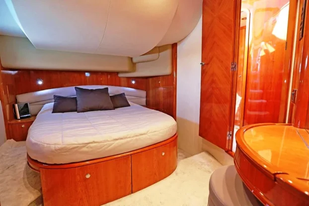 Prodaje se jahta Princess 61 Fly sa 3 kabine i 3 kupatila