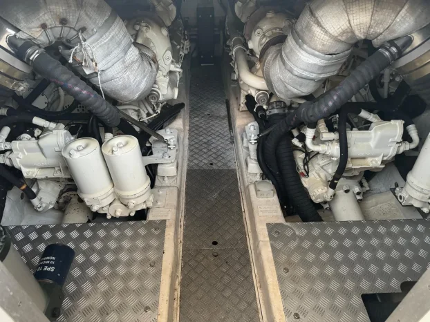 Prodaje se jahta Princess 61 Fly sa 3 kabine i 3 kupatila