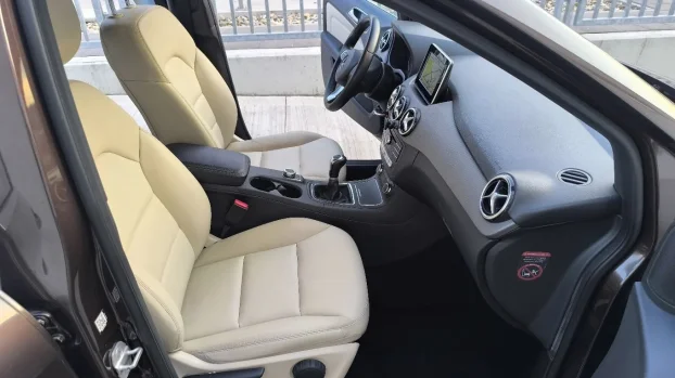 2015 Mercedes B 180 LED/XEN/NAVI