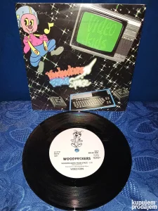 Video Kids  -  Woodpeckers From Space rezervisano